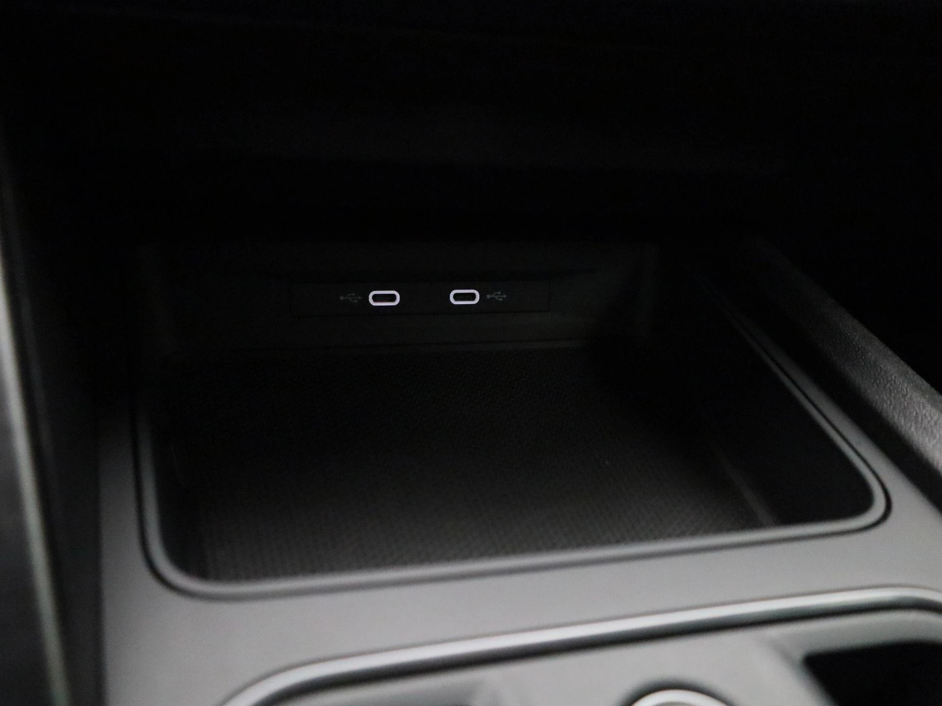 CUPRA Leon 1.4 e-Hybrid VZ Business