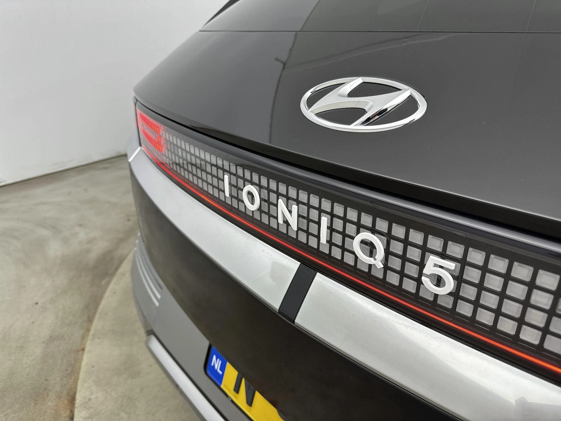 Hyundai-IONIQ 5-image-12