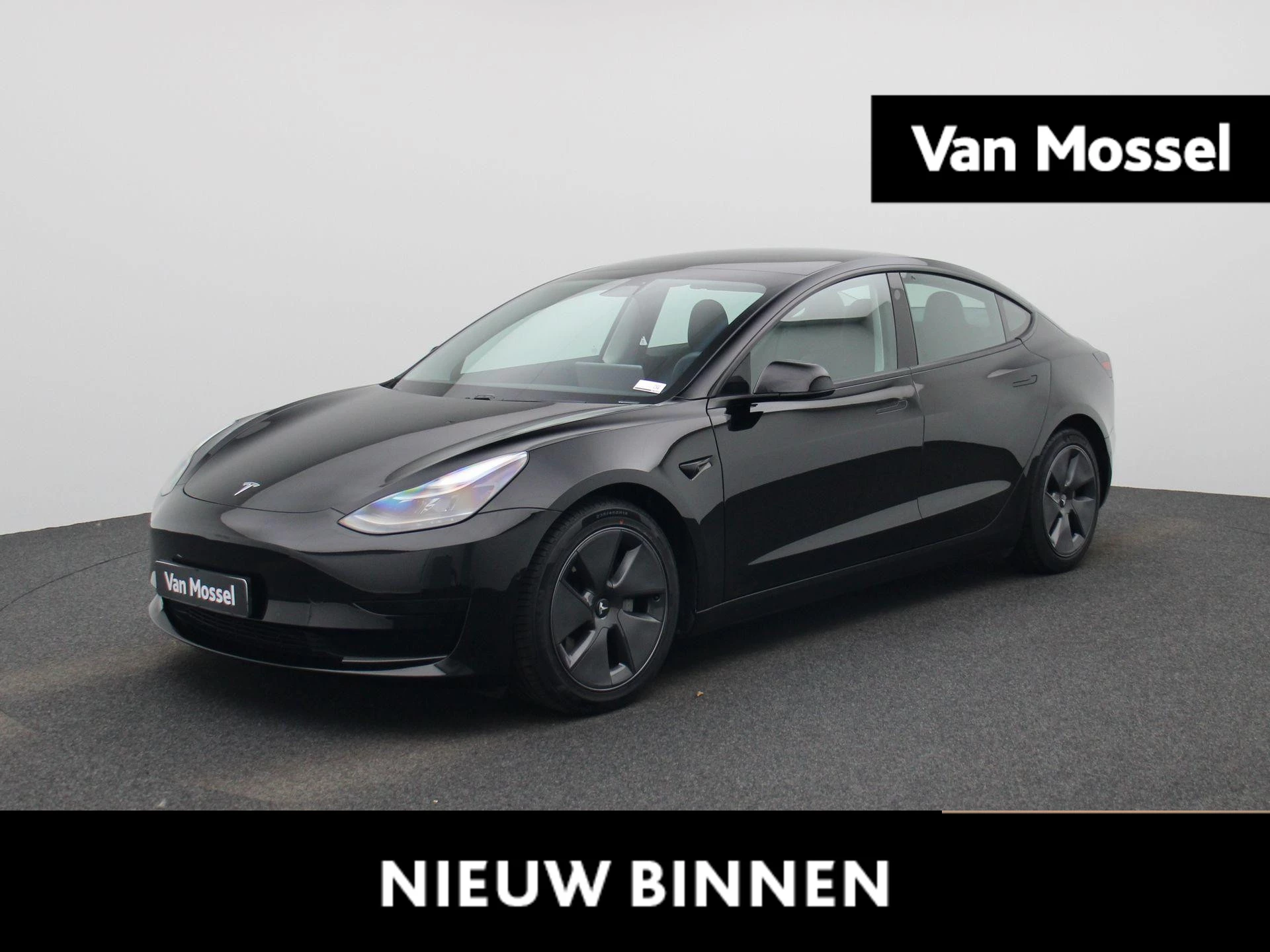 Tesla-Model 3-image-0