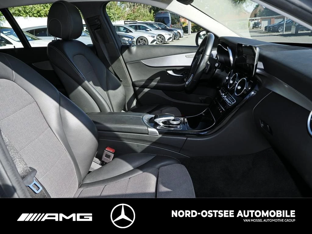 Mercedes-Benz C-Klasse 300 T de AVANTGARDE NAVI AHK 360 LED SITZH AVANTGARDE