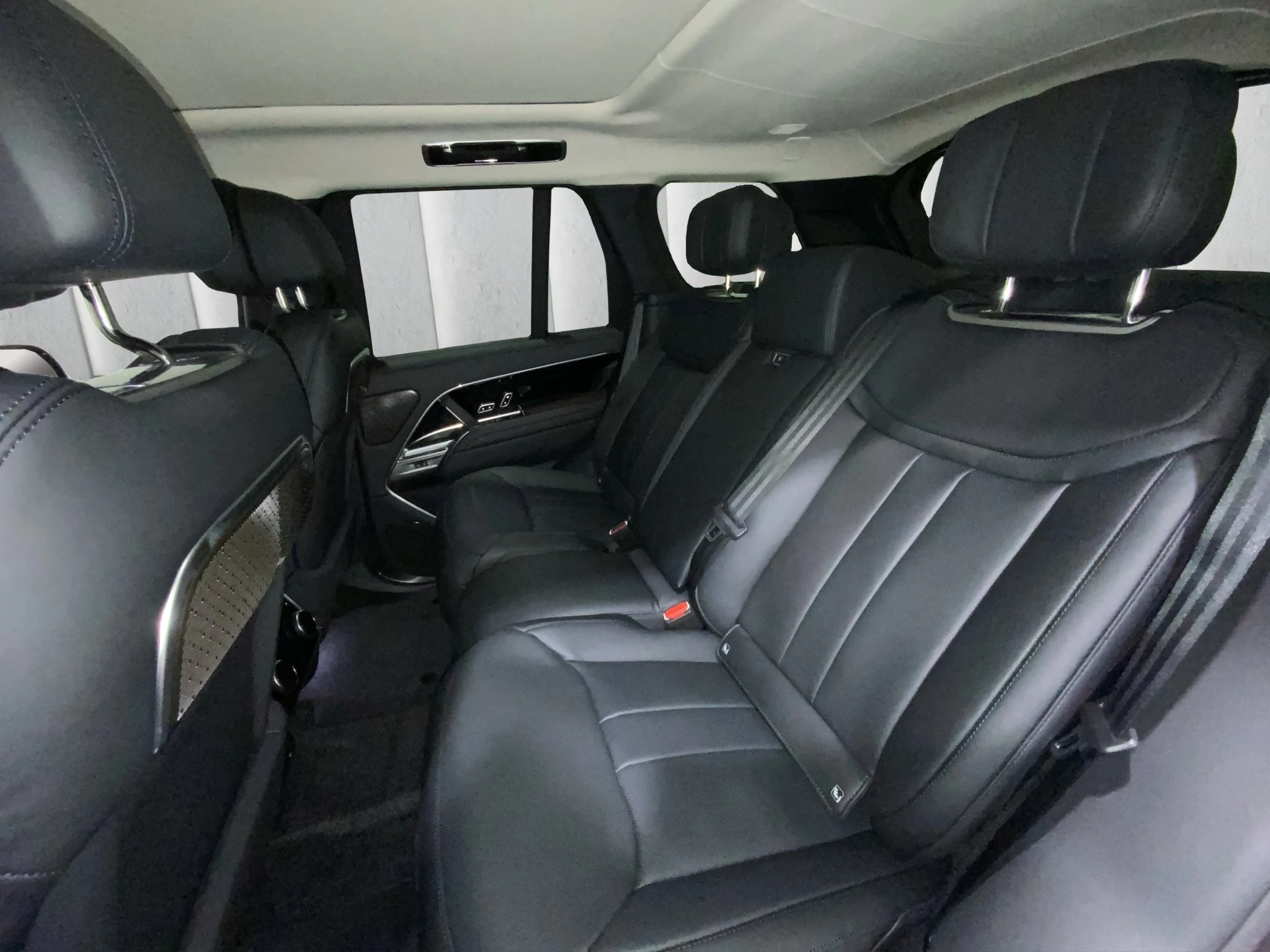 Land Rover-Range Rover-image-7