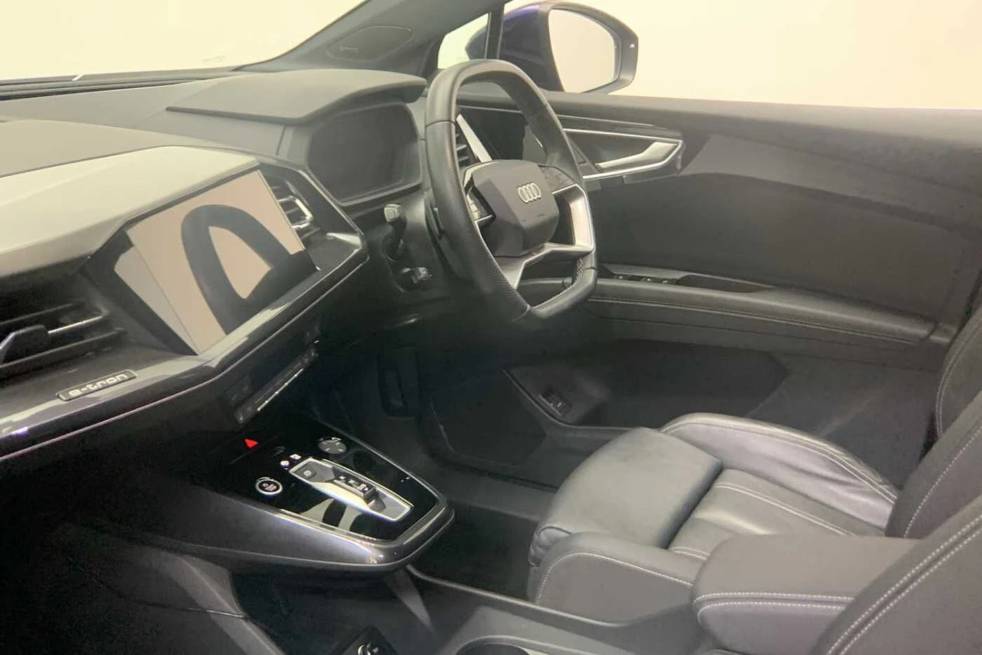 Audi-Q4 Sportback e-tron-image-1