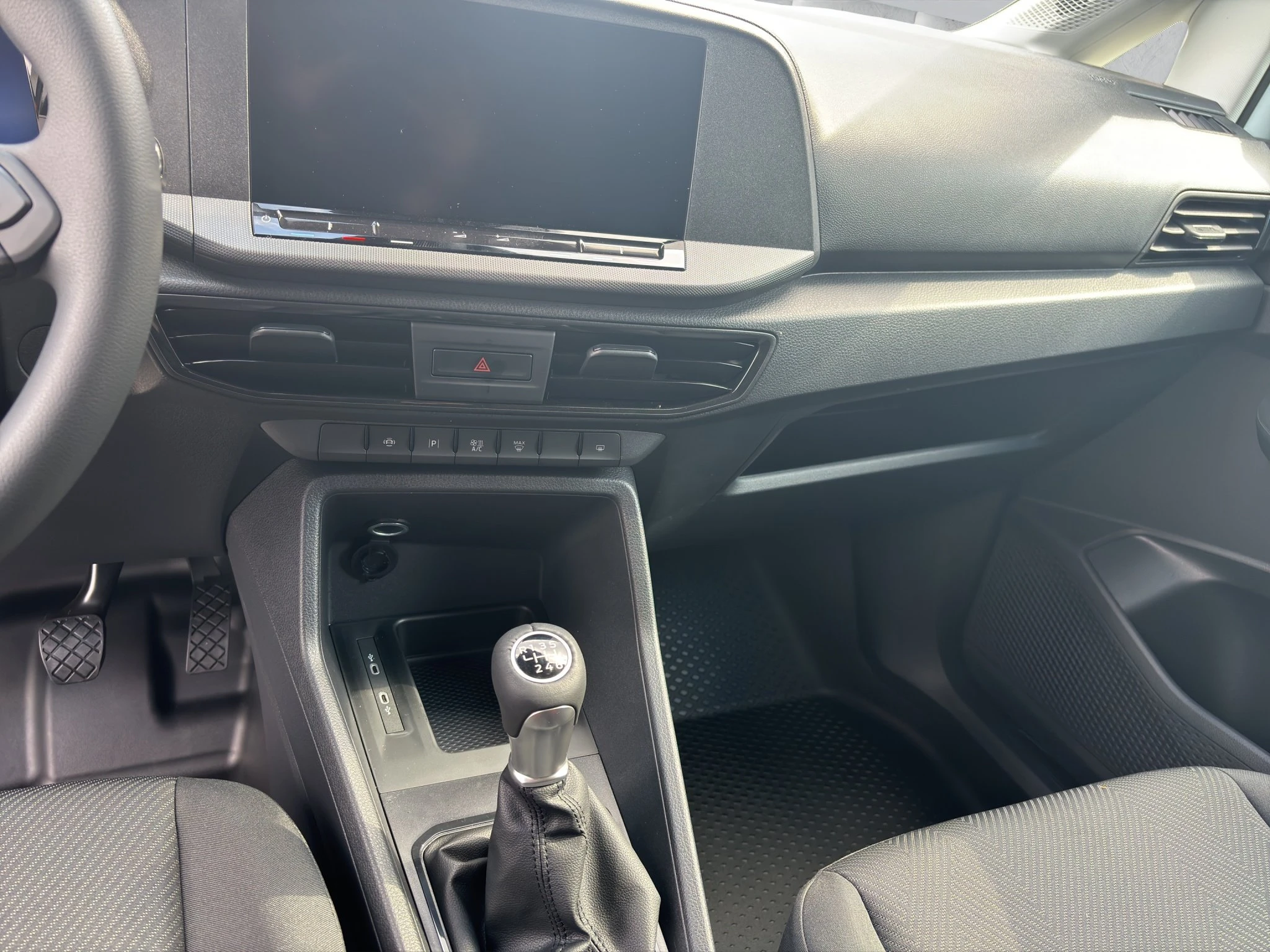 Ford Transit Connect Kastenwagen Trend Kurzer Radstand (L1) 2.0 l Ecoblue . 6-Gang-Schaltgetriebe. Fronta