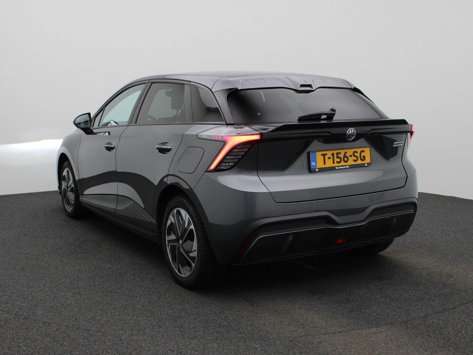 MG-MG4 EV-image-1