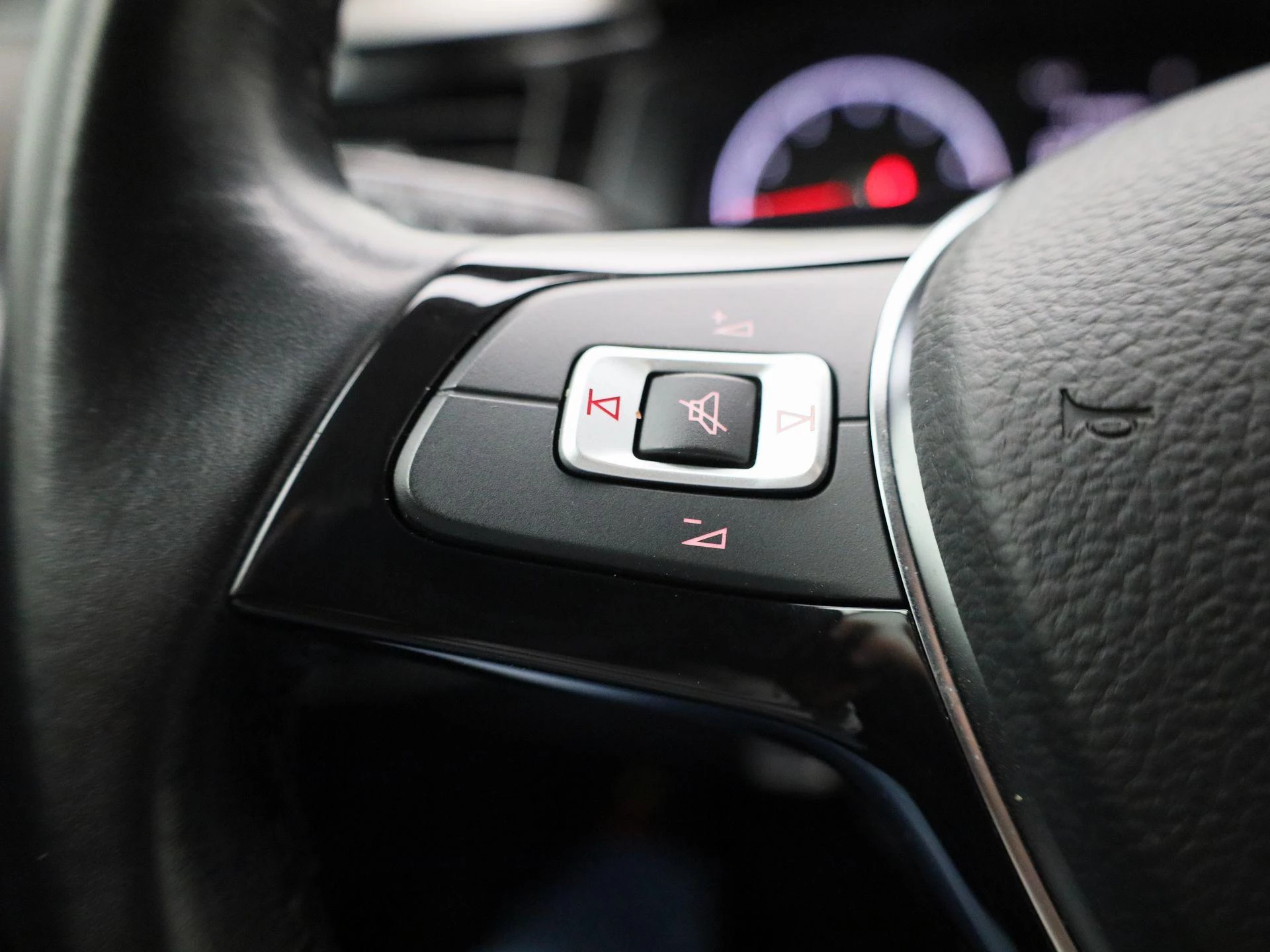 Volkswagen-Polo-image-18