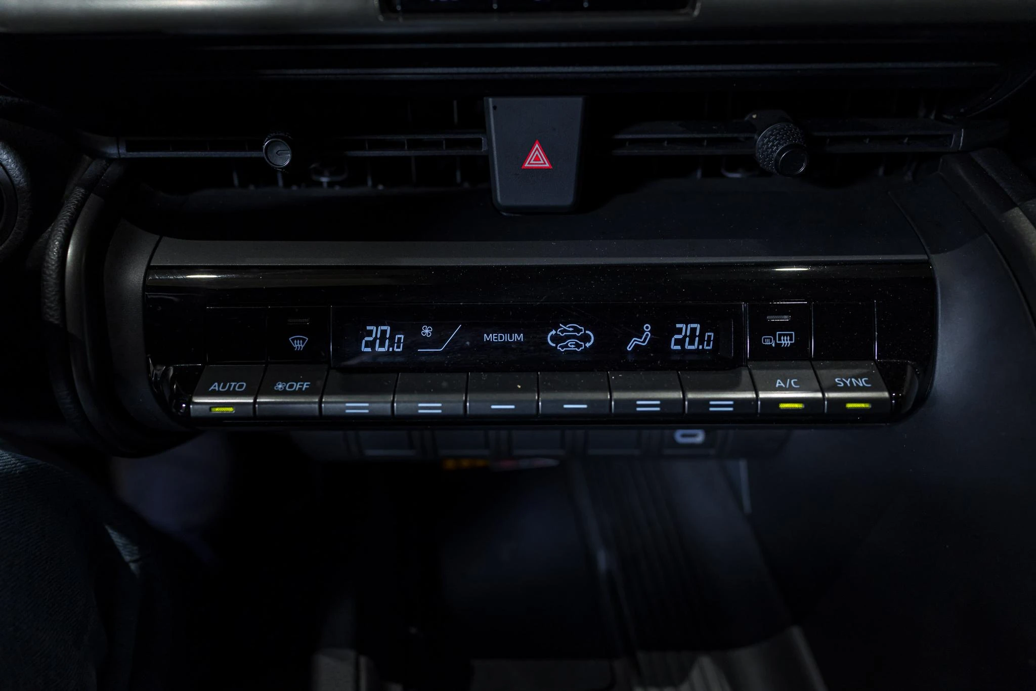 Toyota C-HR 1.8 VVT i-Hybrid C-Lub Mono-Tone E-CVT