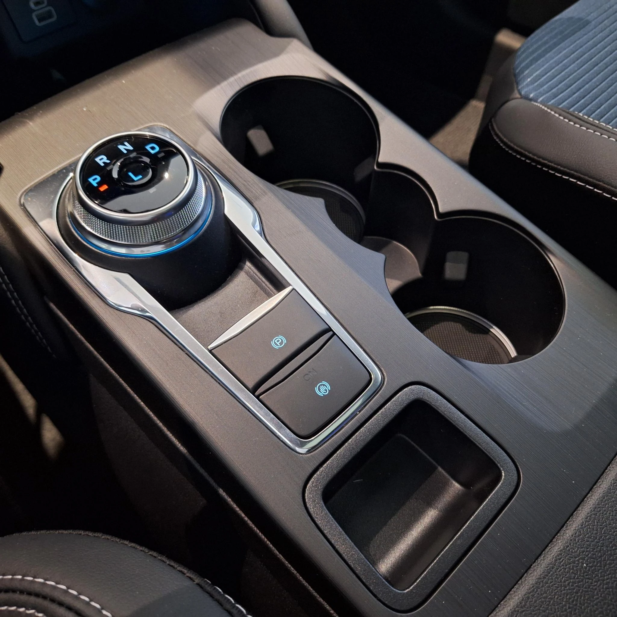 Ford-Kuga-image-25