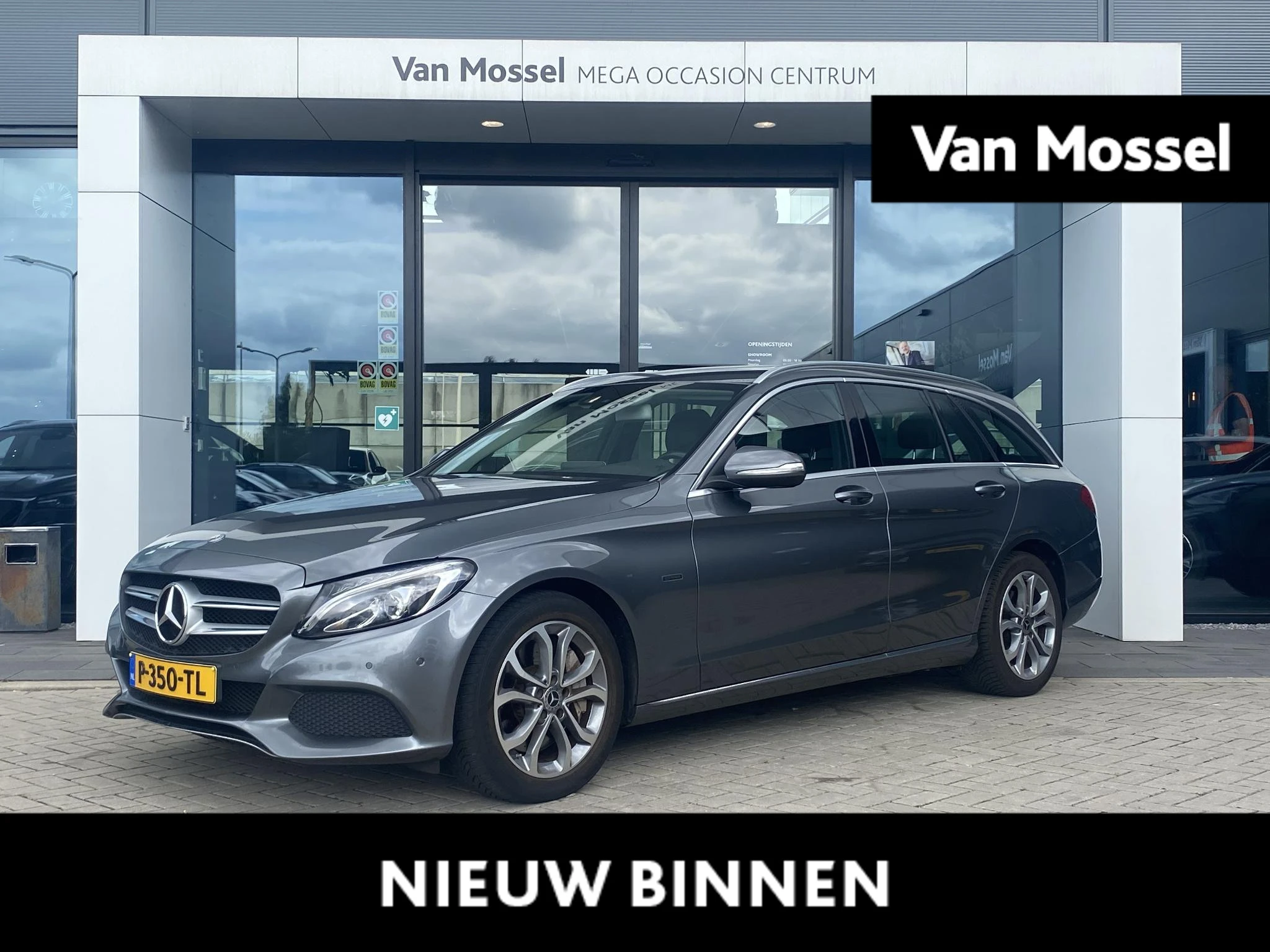 Mercedes-Benz-C-Klasse-image-0