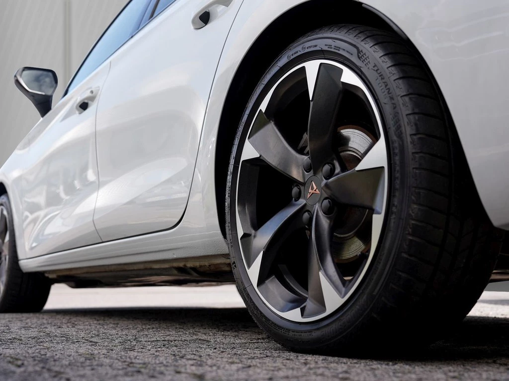 CUPRA Leon Sportstourer 1,5 eTSI DSG,LED,ALU 18",ACC Lenkradheizung,NSW,Climatronic