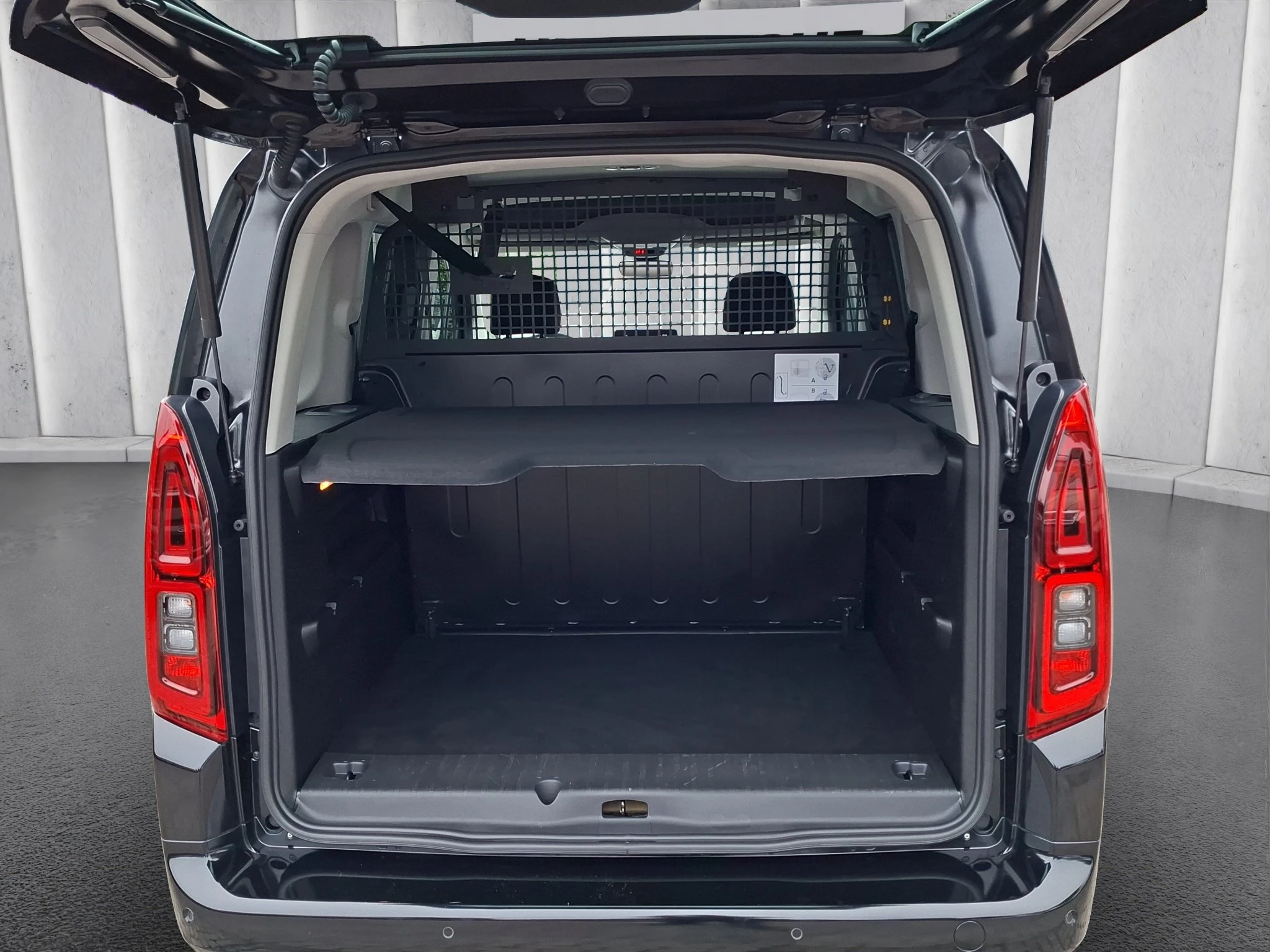 Opel-Combo-e Life-image-16