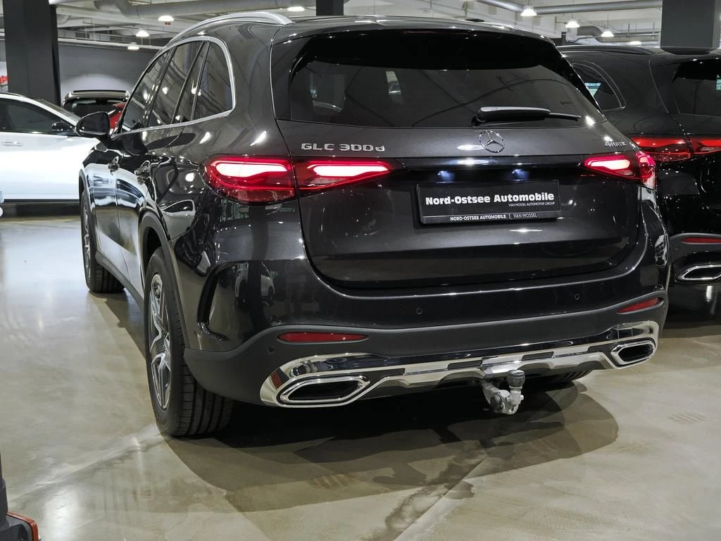 Mercedes-Benz-GLC 300 d-image-4