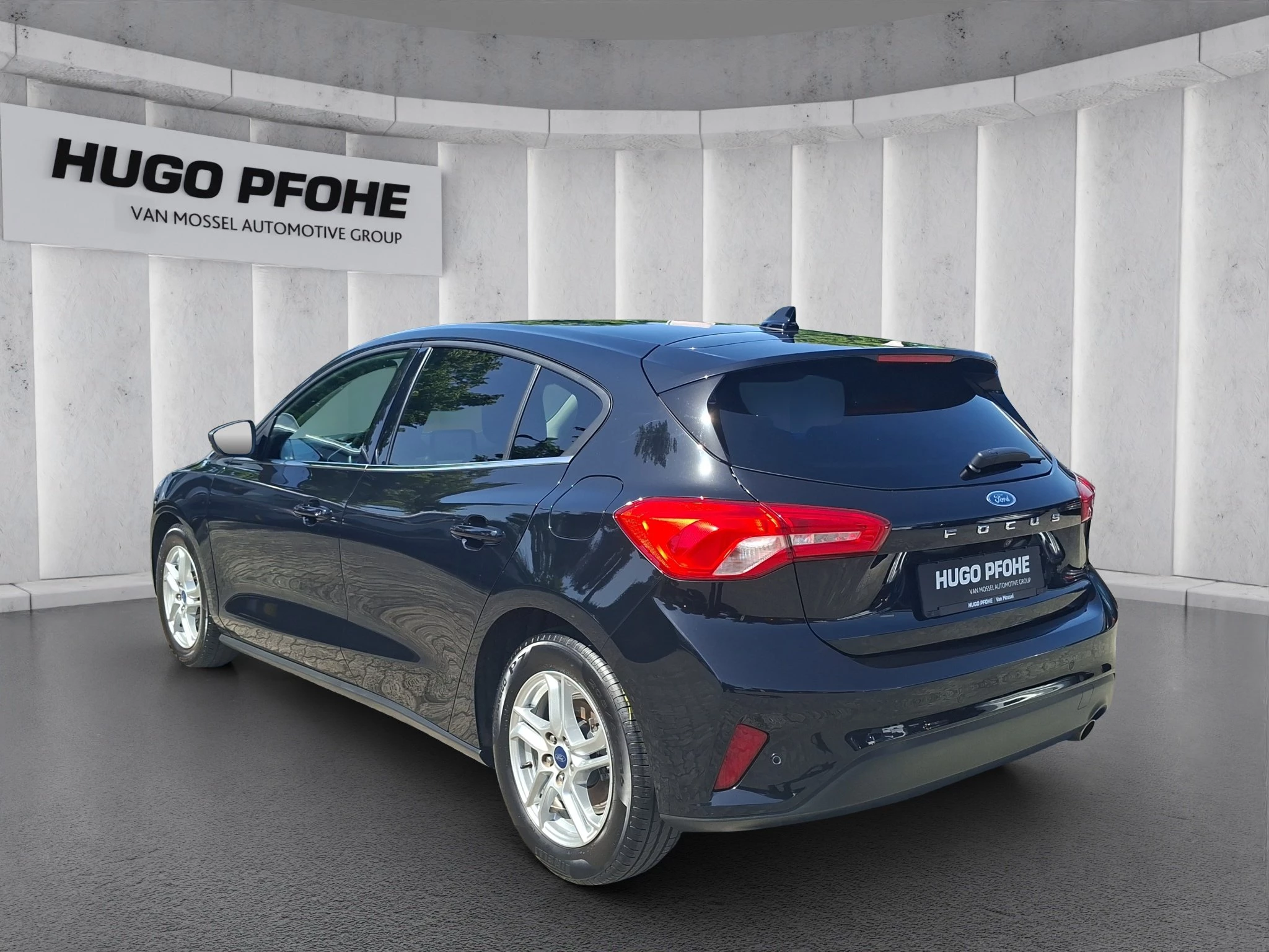 Ford Focus Cool & Connect 1.5 EB Aut. | LED | AHK | Pano | RFK | SHZ | Navi