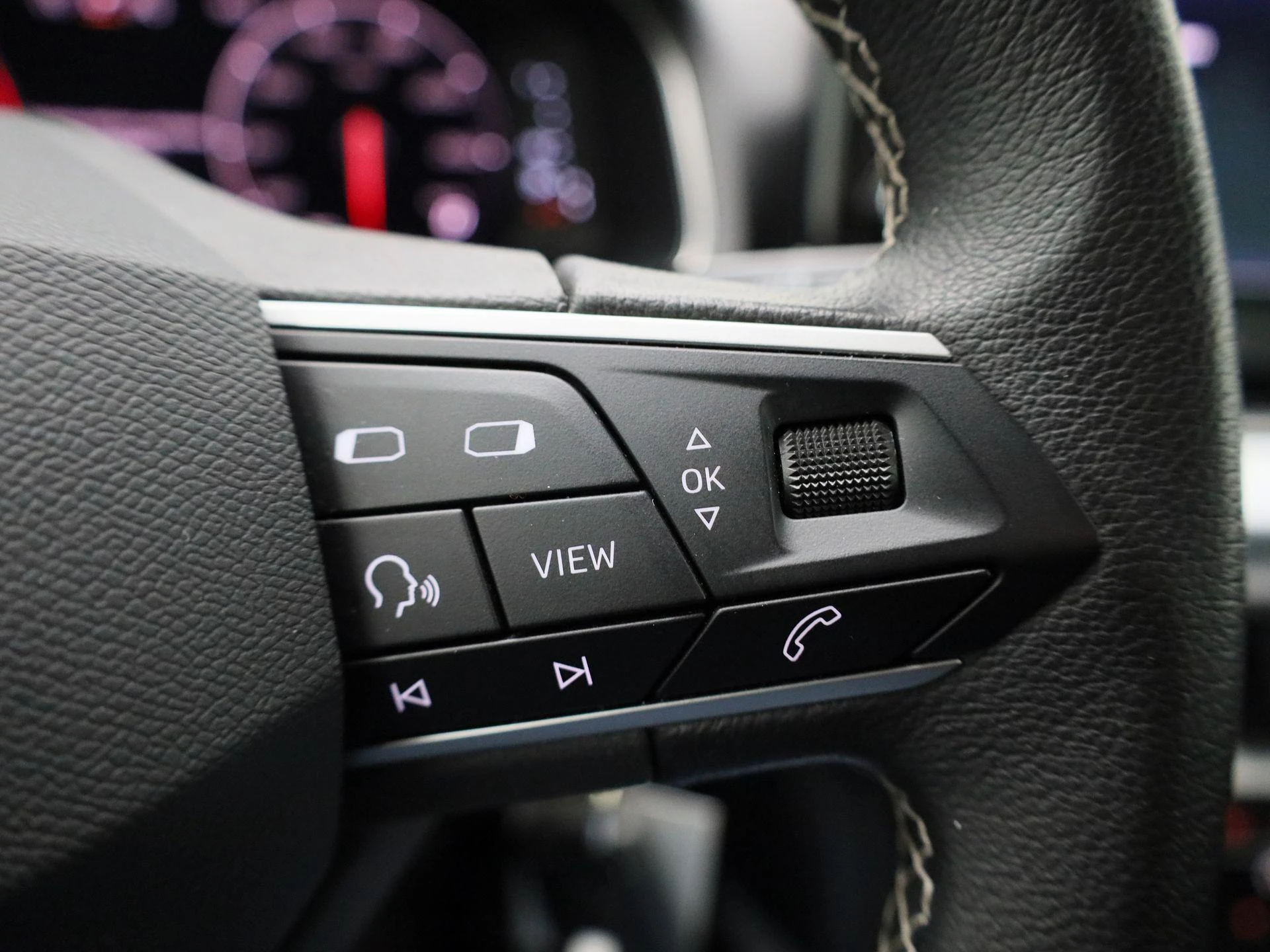 SEAT-Arona-image-14