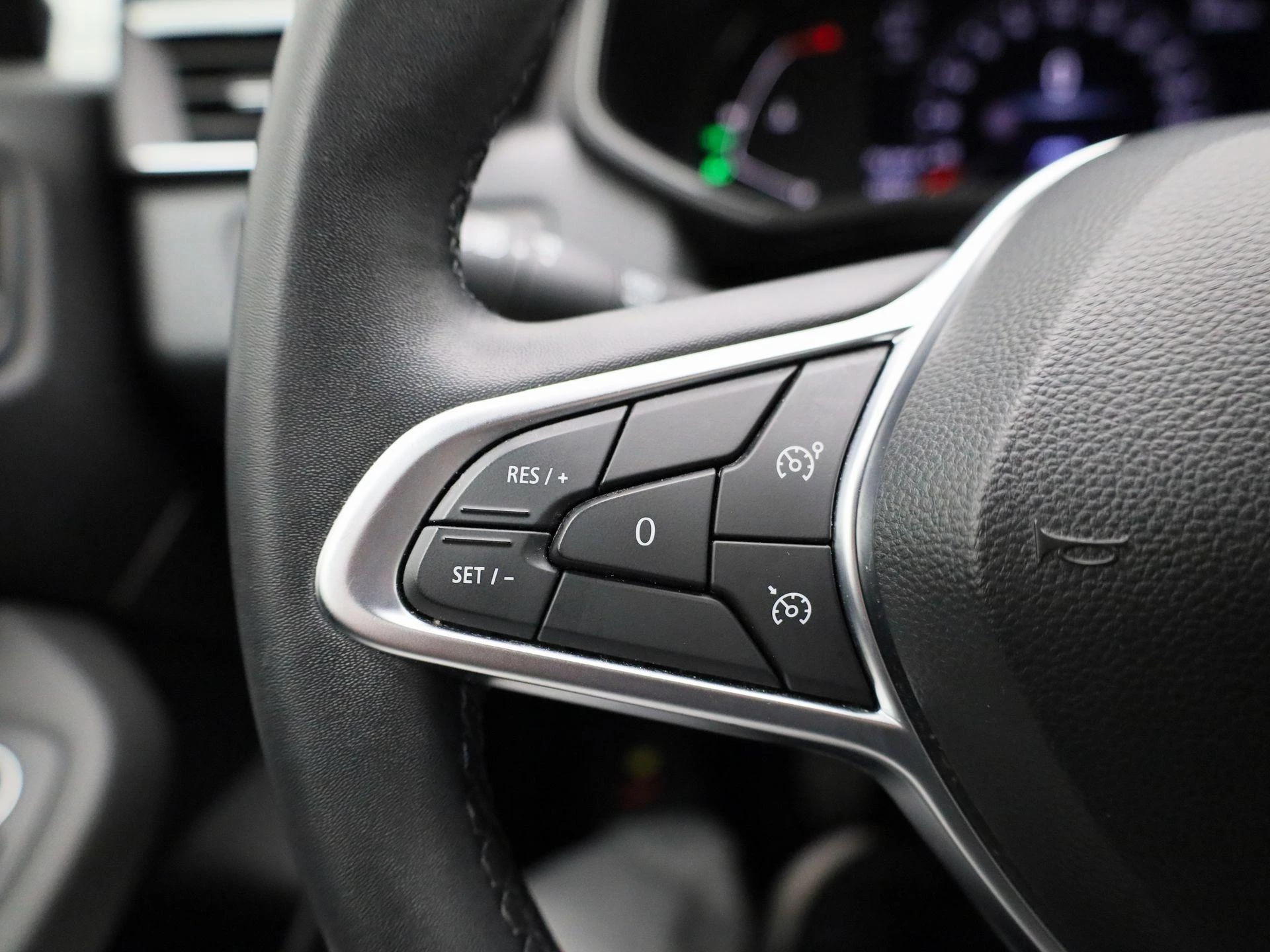 Renault-Clio-image-17