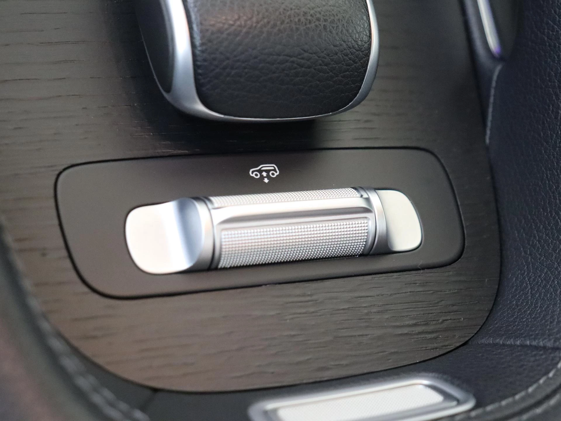 Mercedes-Benz-GLE-image-23