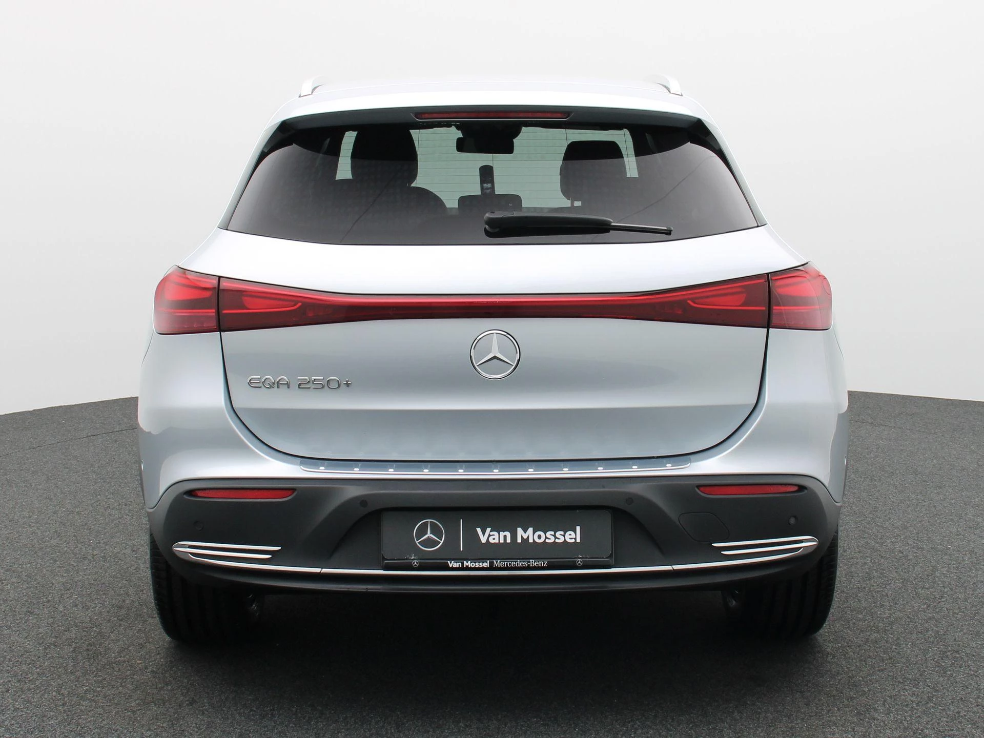 Mercedes-Benz EQA 250+ Business Line + CARPLAY + LED + CAMERA +