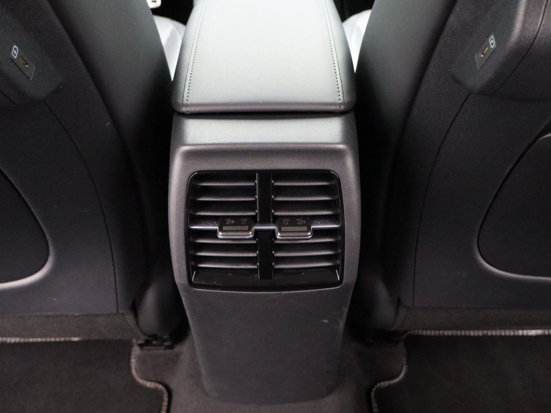Kia-Niro-image-38