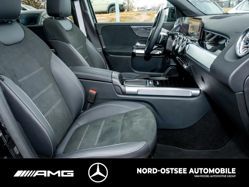 Mercedes-Benz GLB 200 d AMG LINE AHK PDC NIGHT PANO MULTIBEAM AMG LineX247 GLB 200 d AMG LINE AHK PDC NIGHT PANO MULTIBEAM AMG Line