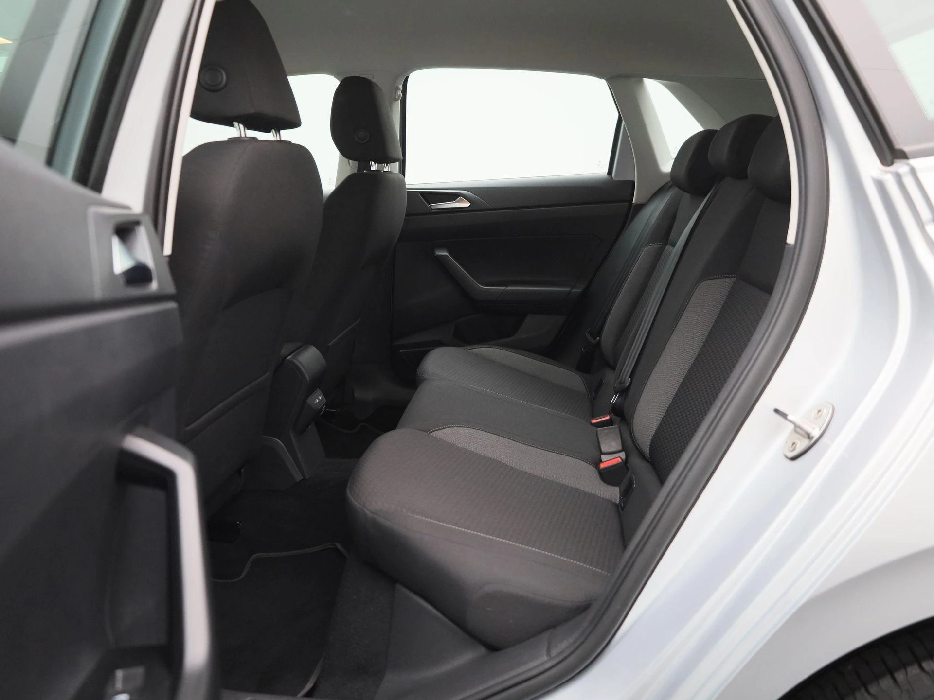 Volkswagen-Polo-image-11