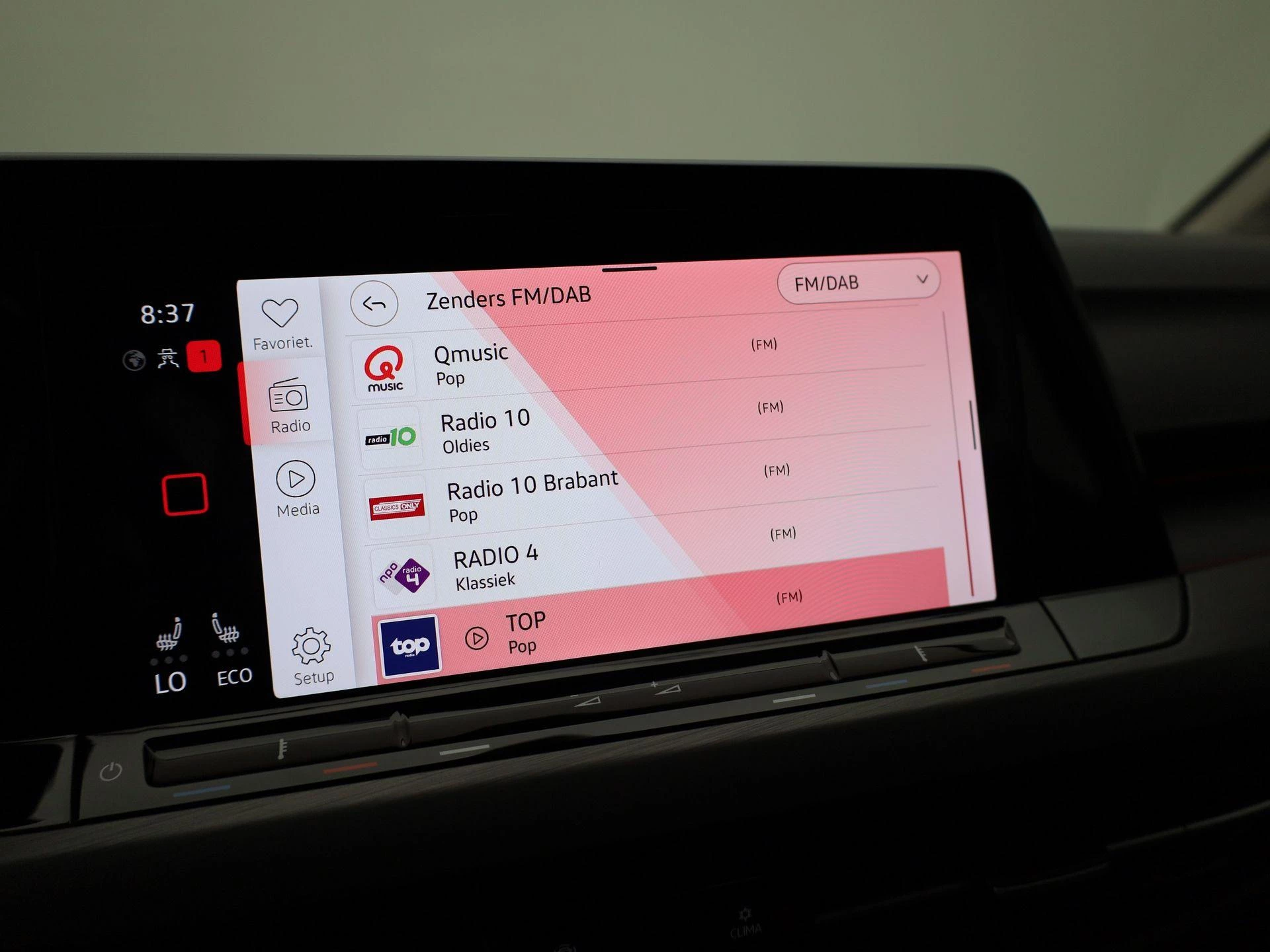 Volkswagen-Golf-image-18