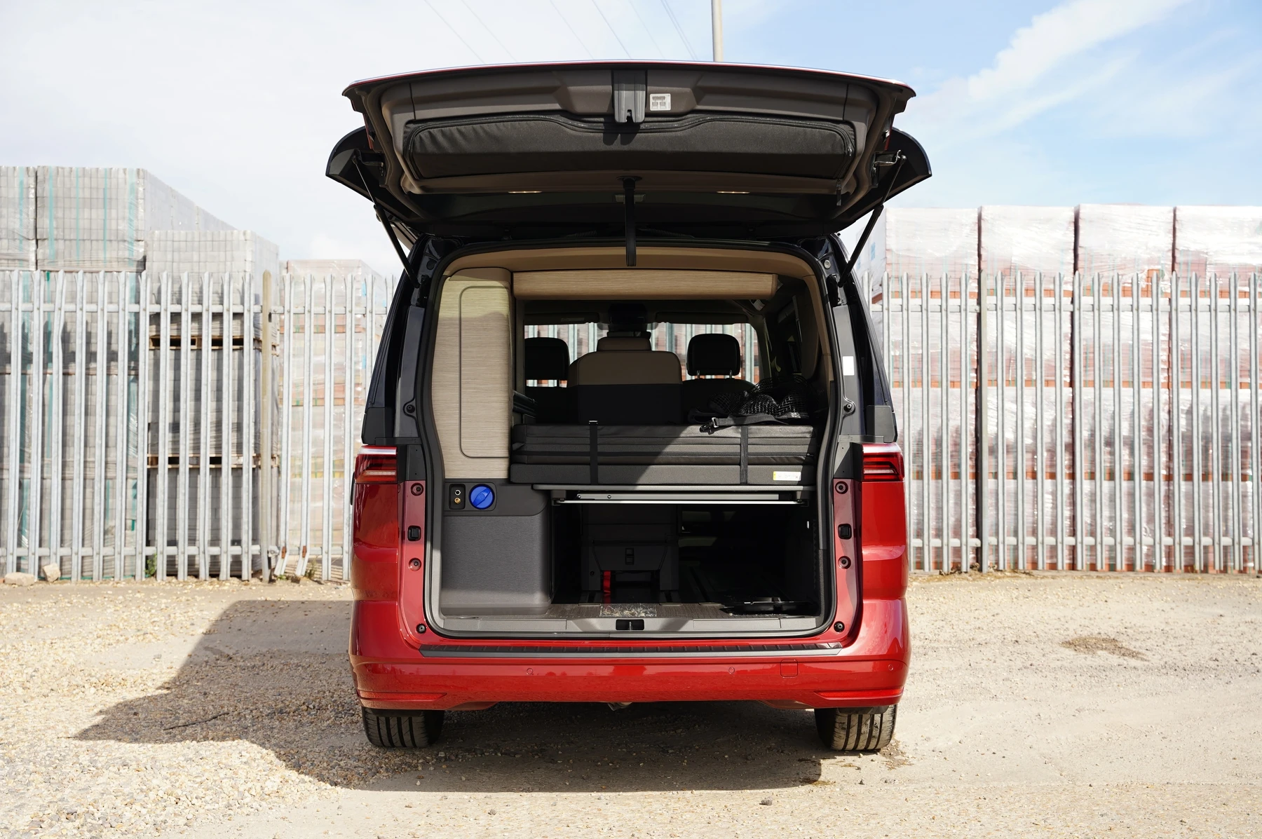 Volkswagen-California-image-19