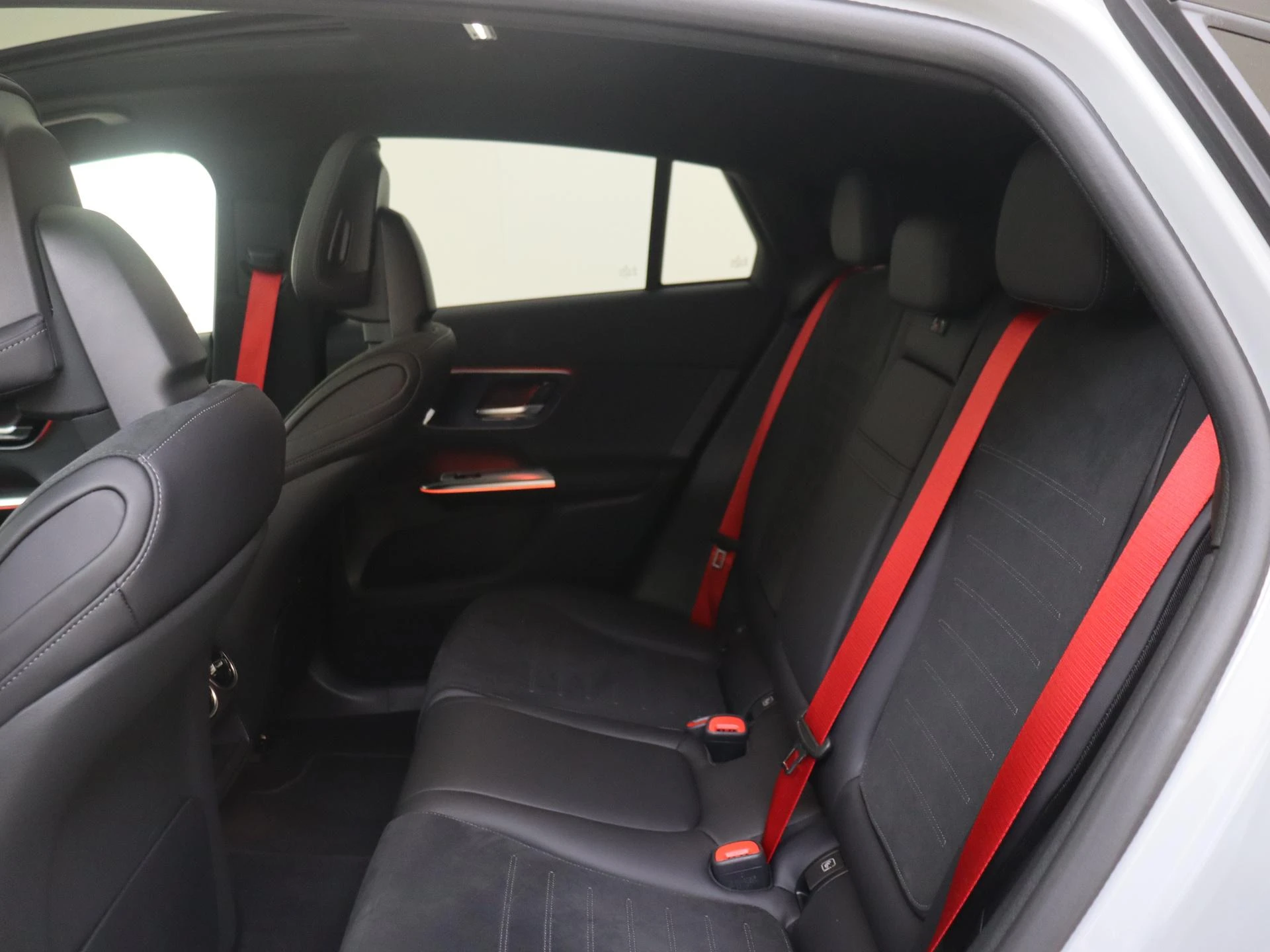 Mercedes-Benz-GLC-image-15