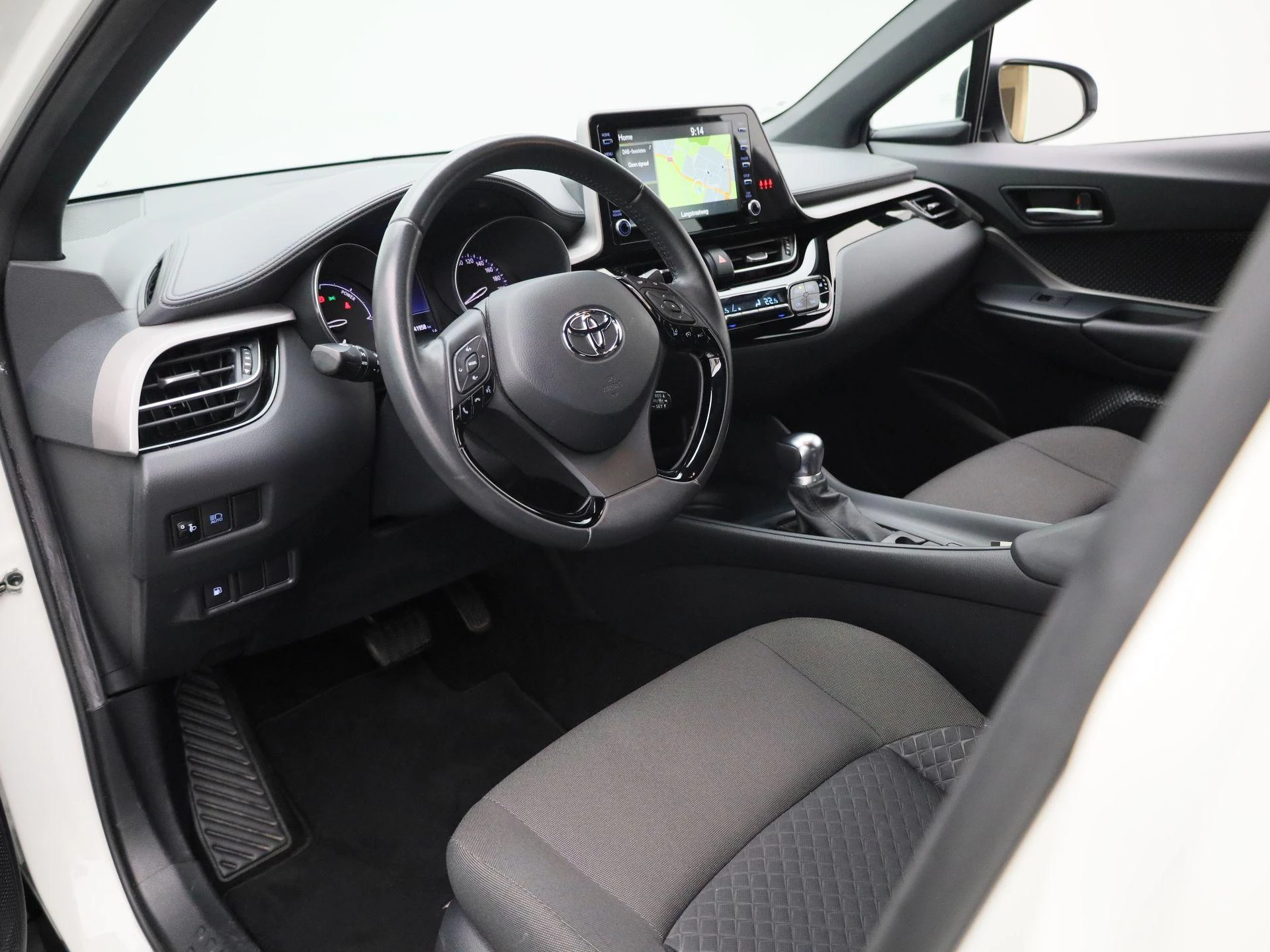 Toyota-C-HR-image-16