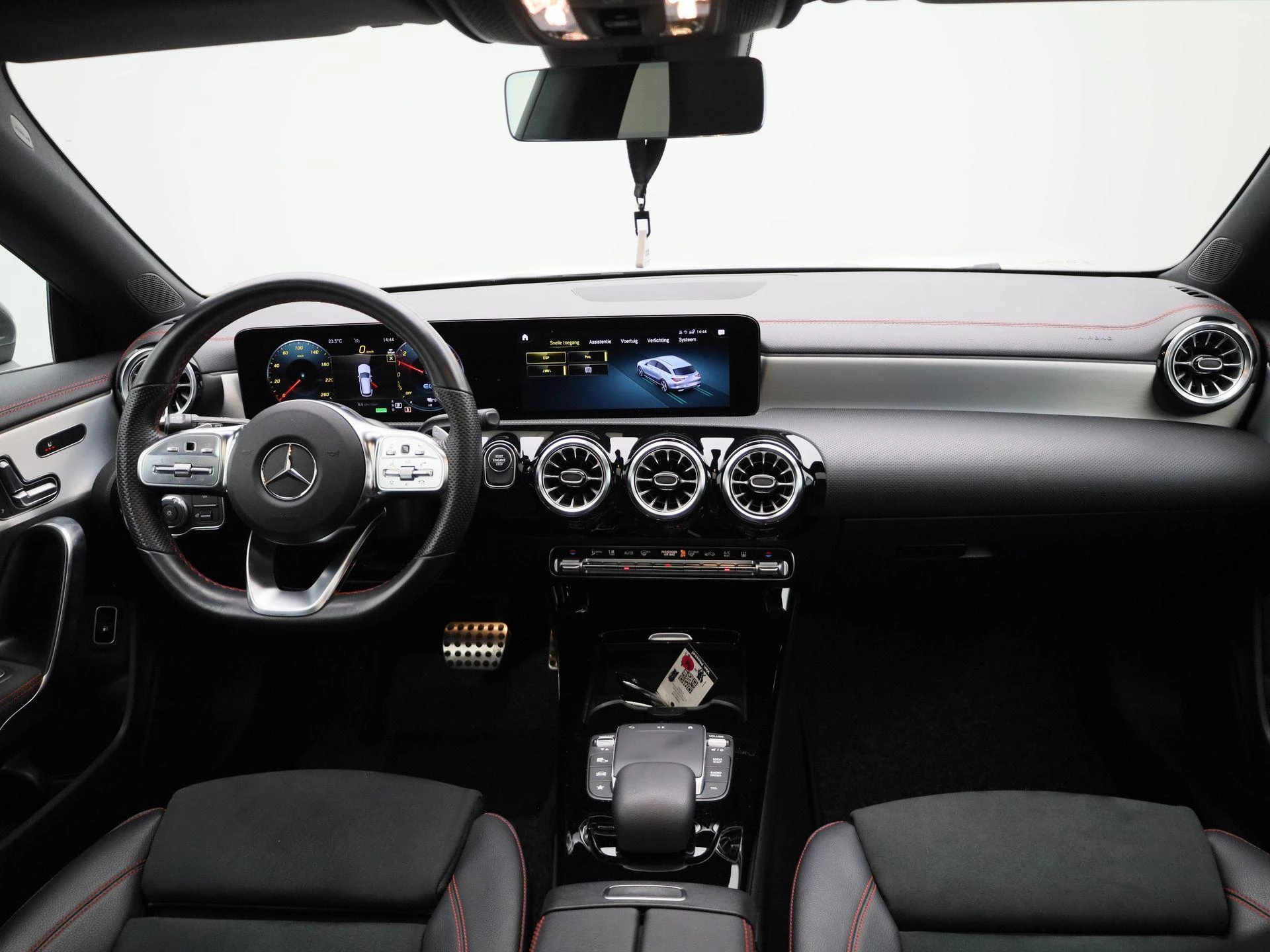 Mercedes-Benz CLA Shooting Brake 250 e AMG Line