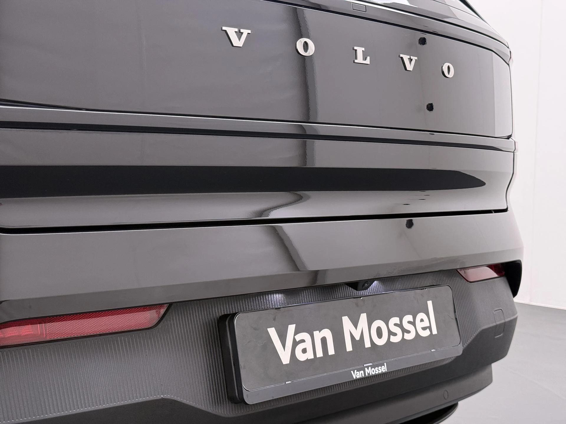 Volvo-EX30-image-2