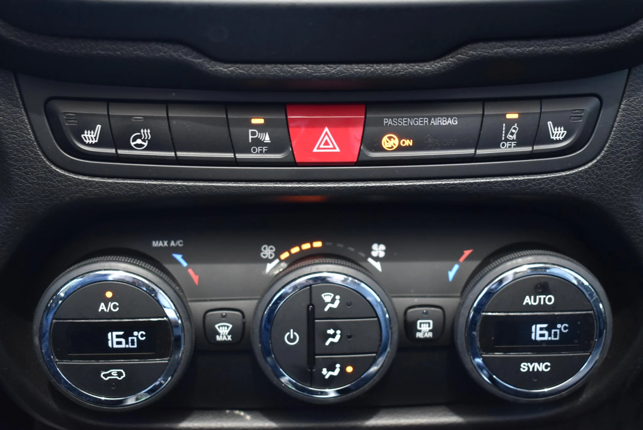 Jeep-Renegade-image-32