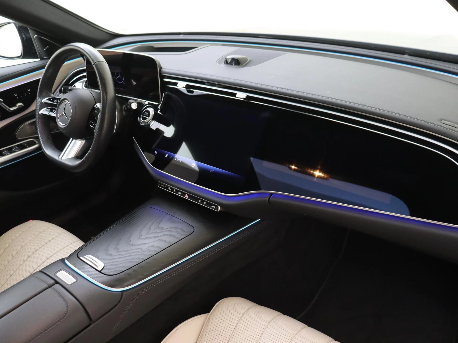 Mercedes-Benz-E-Klasse-image-4