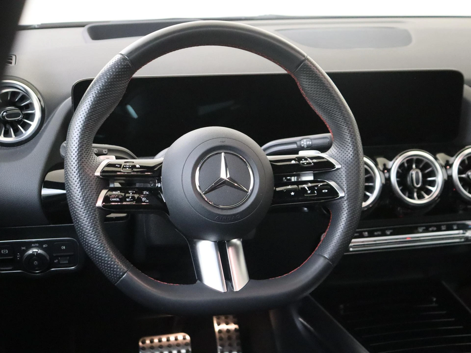 Mercedes-Benz B-Klasse 250 e Business Solution AMG