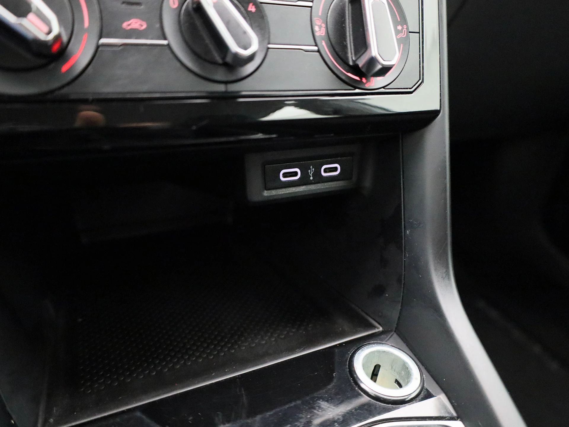 Volkswagen-T-Cross-image-23