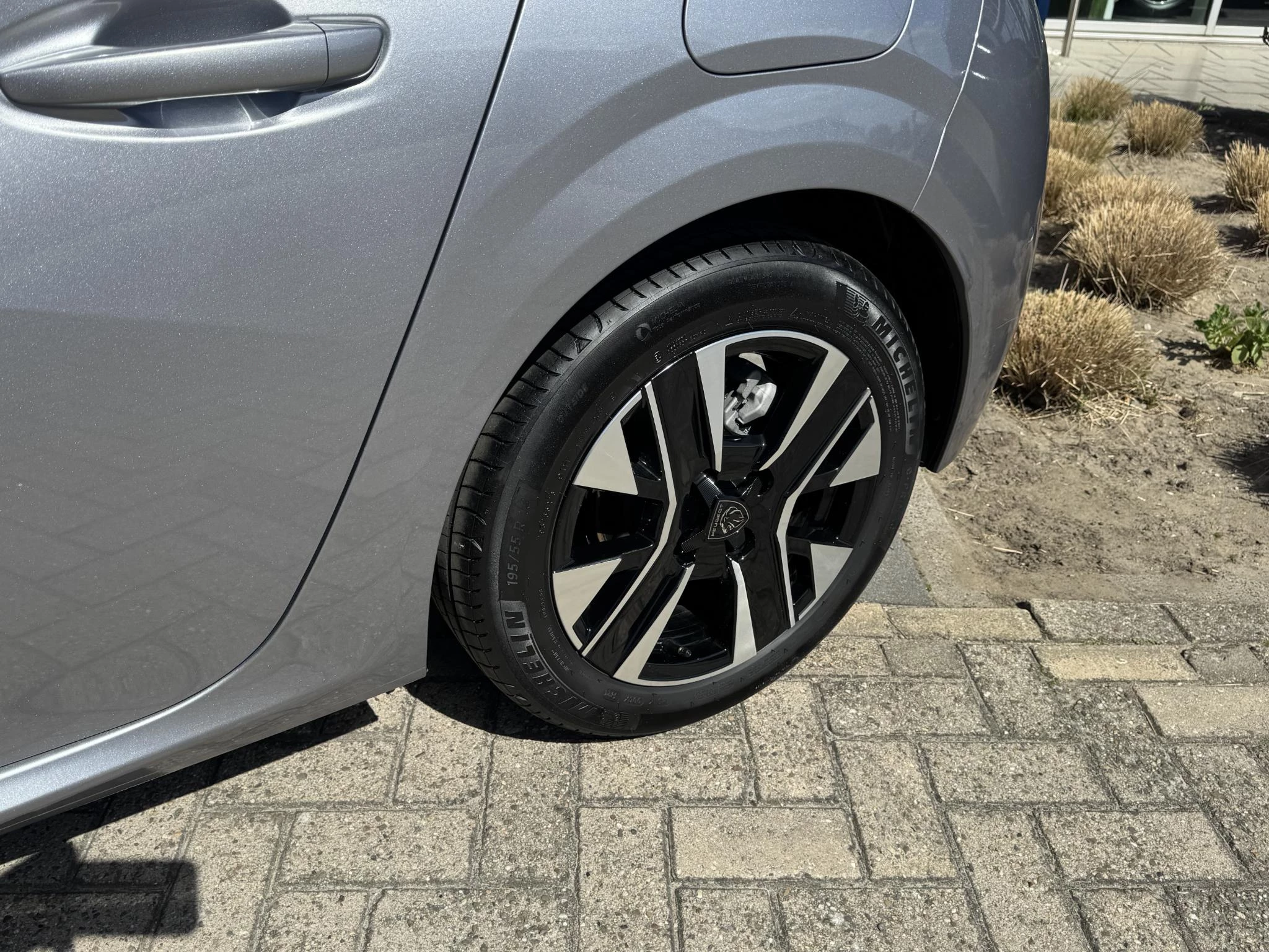 Peugeot-208-image-10
