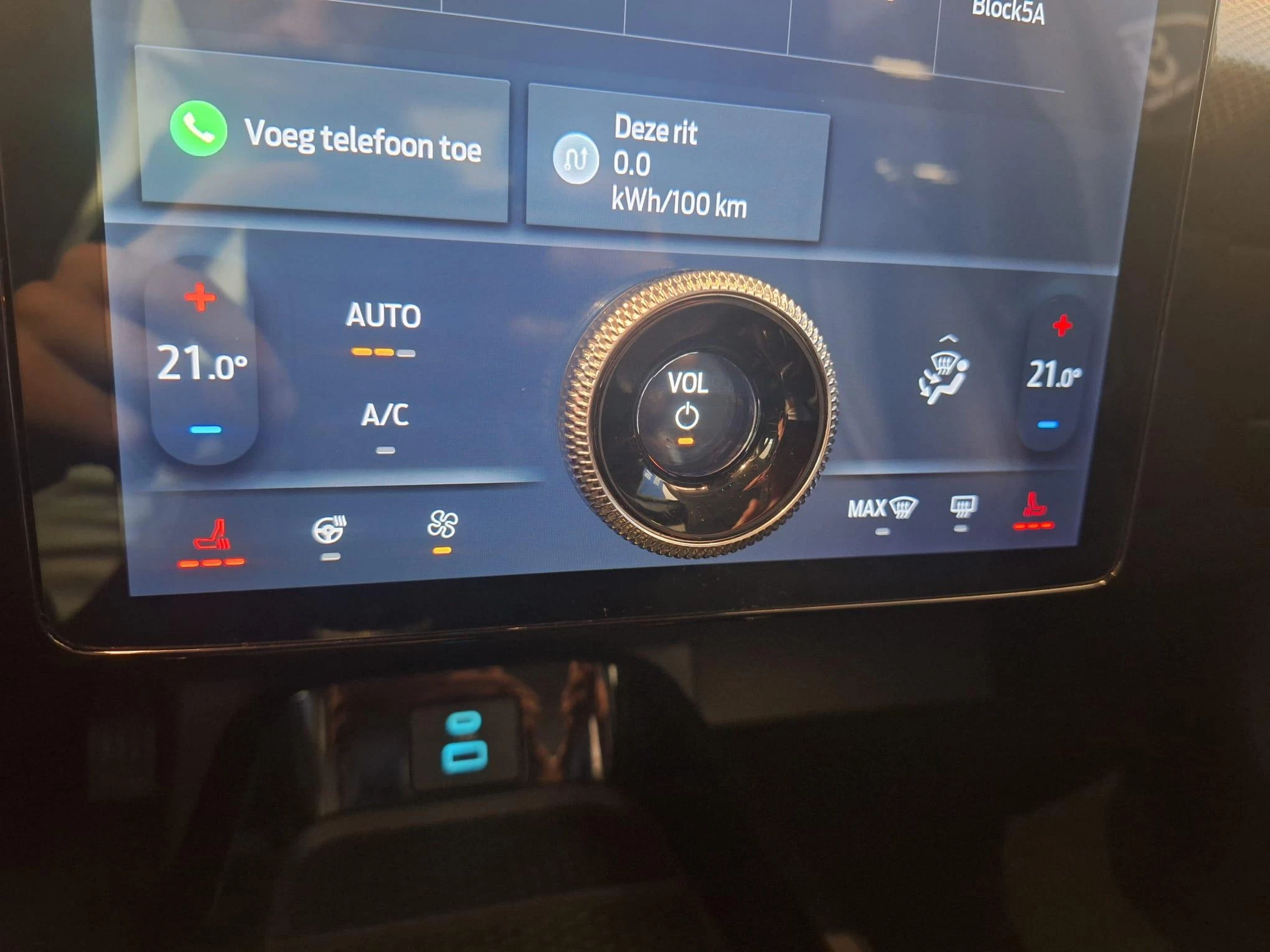 Ford-Mustang Mach-E-image-33