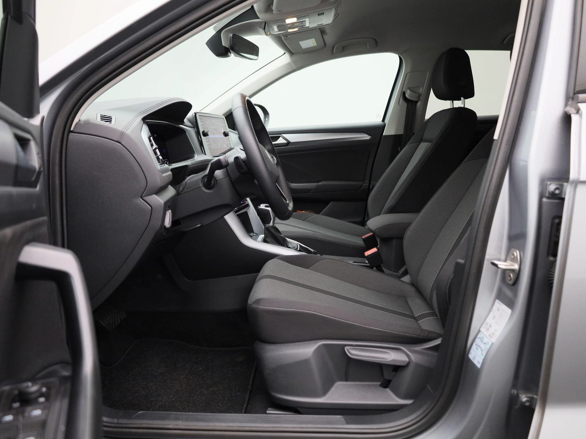 Volkswagen-T-Roc-image-10