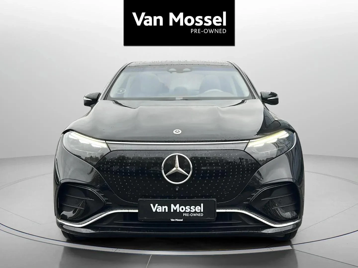 Mercedes-Benz-EQS-image-1