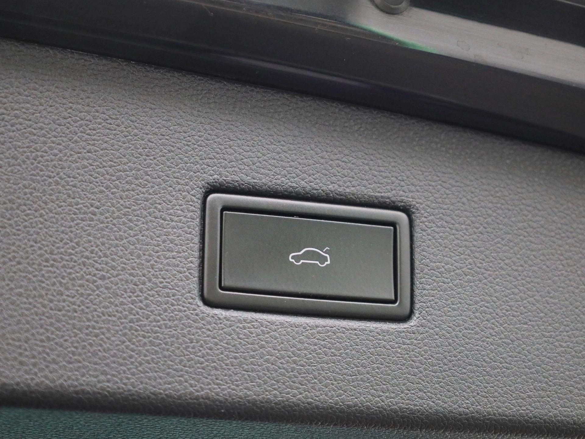 Volkswagen-Tiguan-image-14