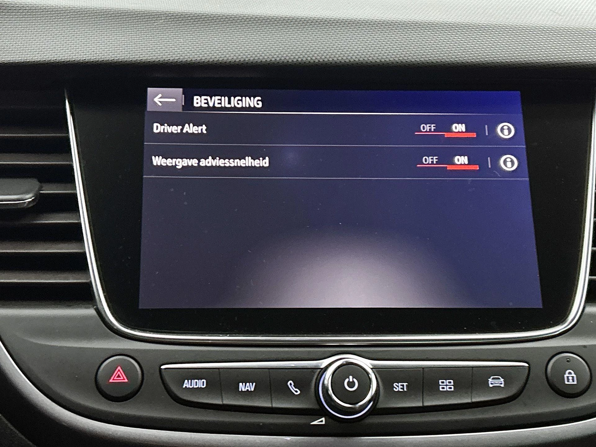 Opel-Crossland X-image-10