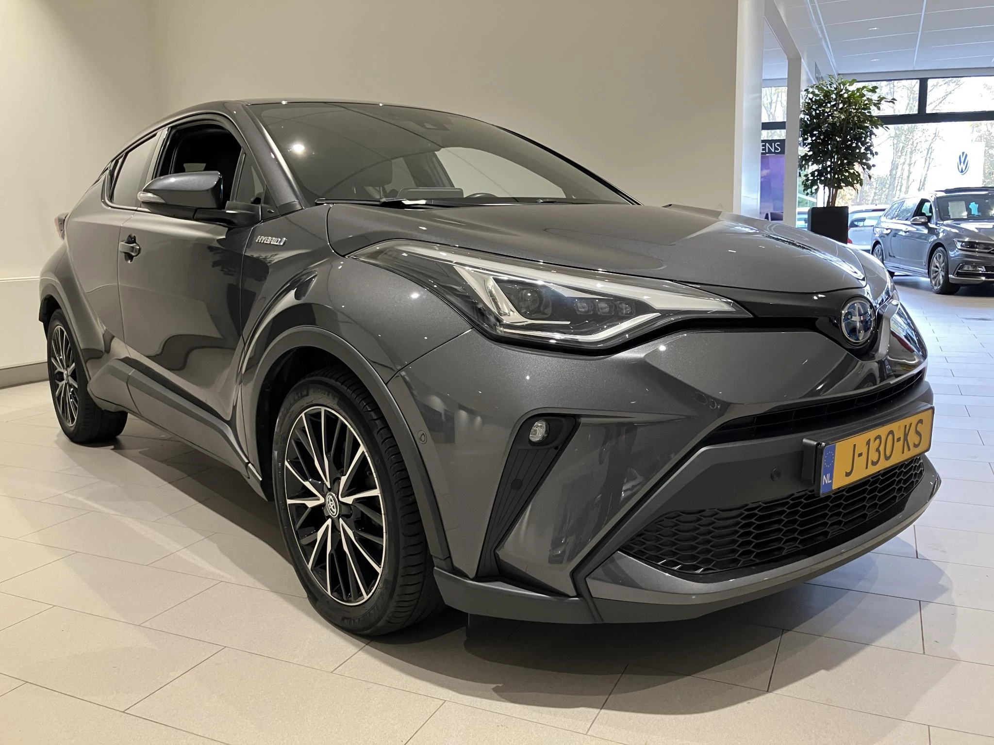 Toyota-C-HR-image-11