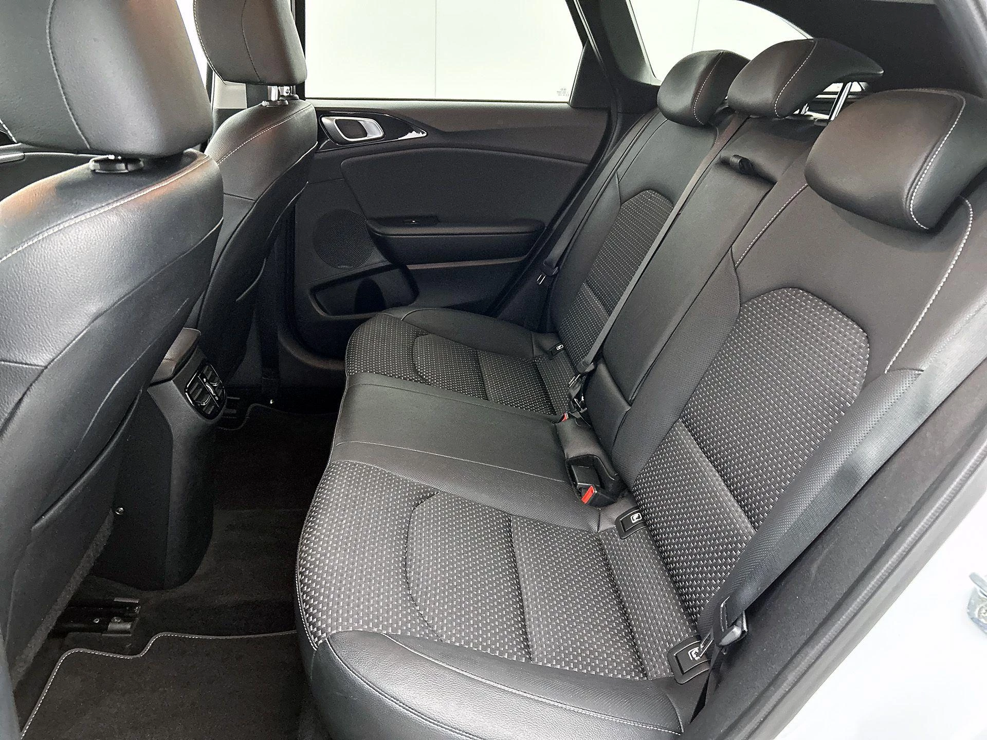 Kia-Ceed Sportswagon-image-26