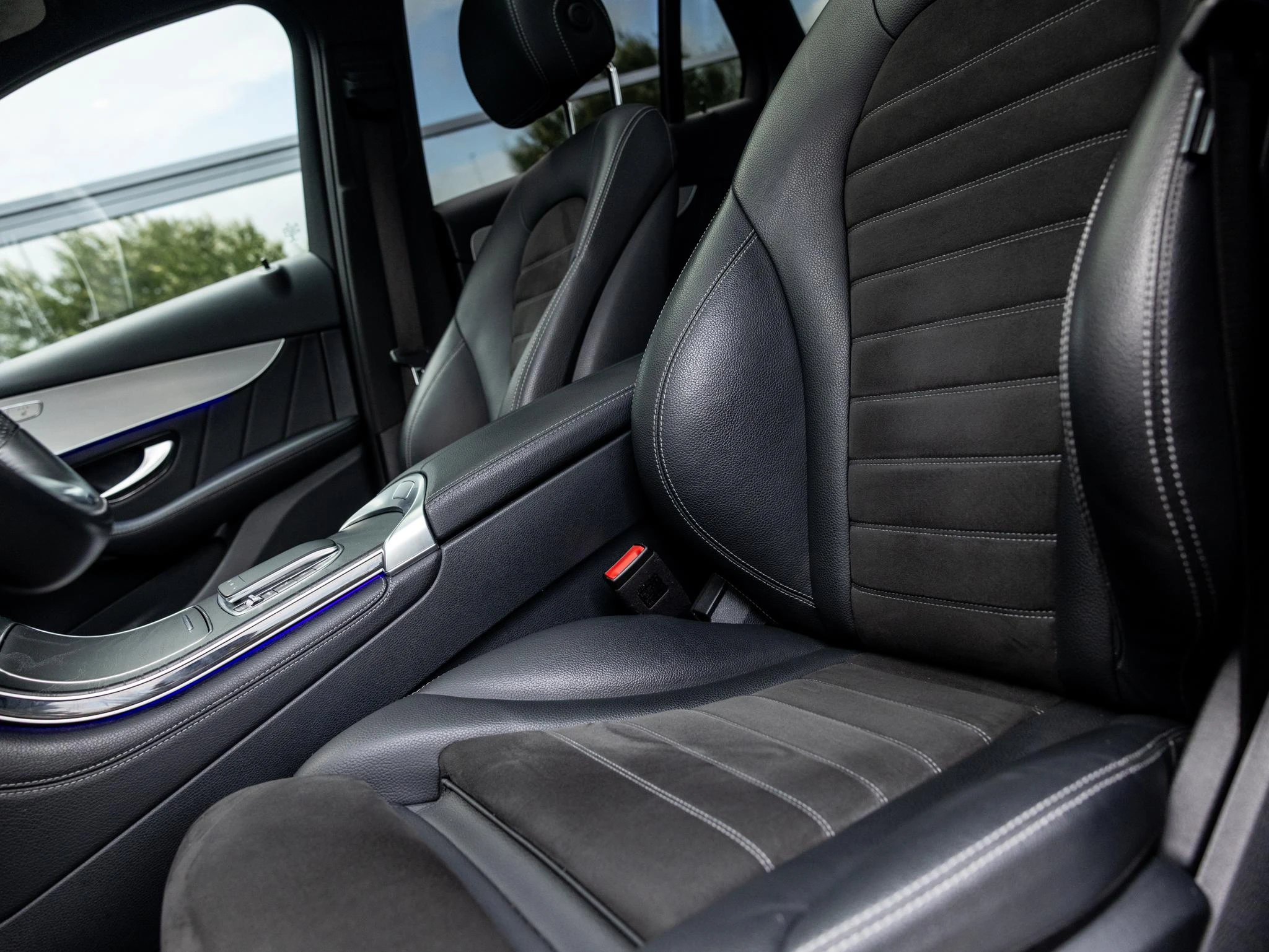 Mercedes-Benz-GLC-image-10