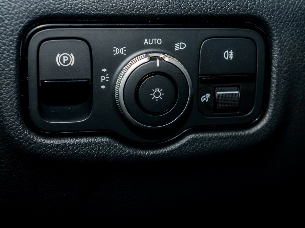 Mercedes-Benz-Vito 119 CDI-image-12