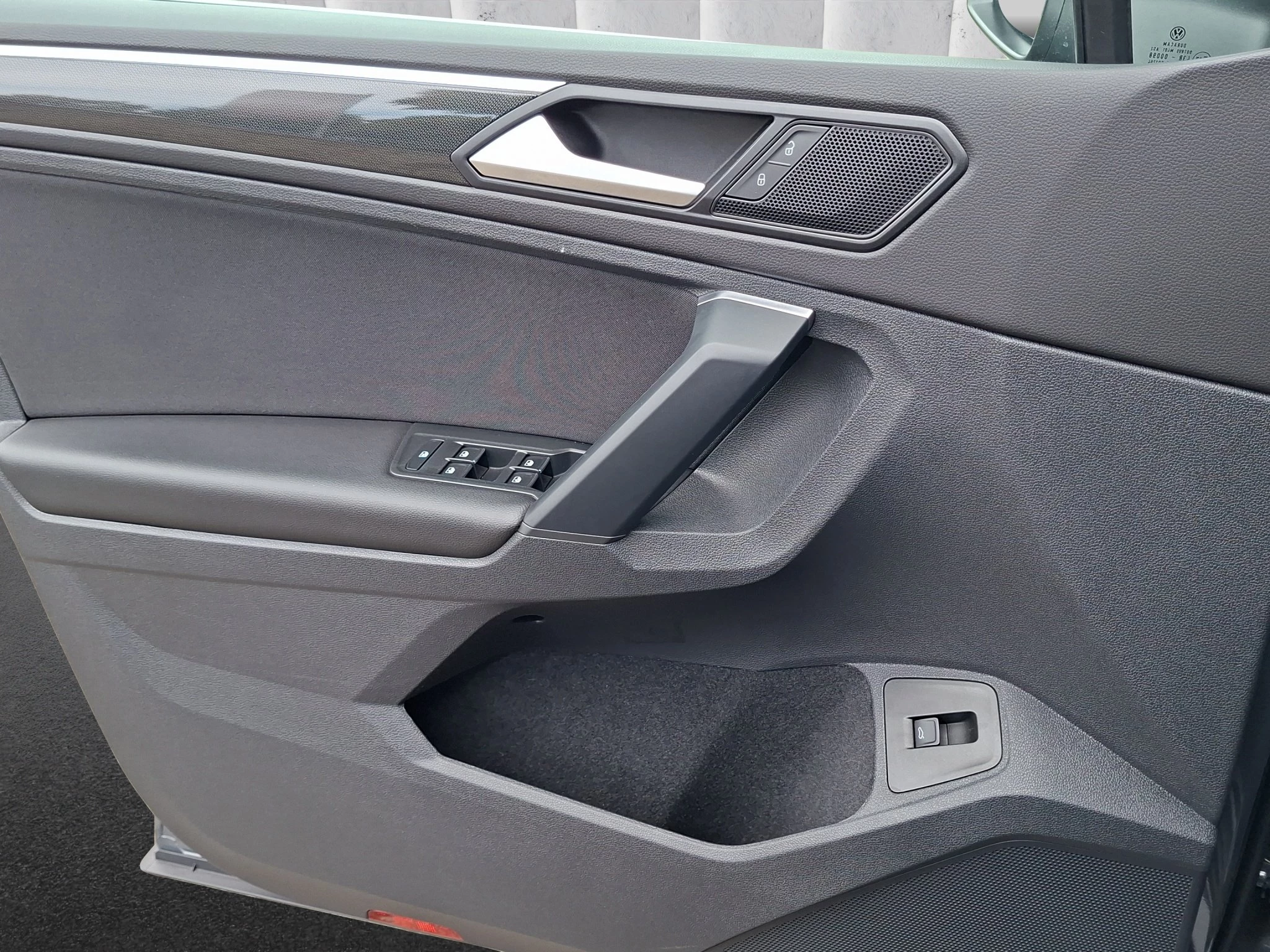 Volkswagen Tiguan Elegance 2.0 TDI LED | AHK | ACC | PDC | SHZ | LMF | Navi