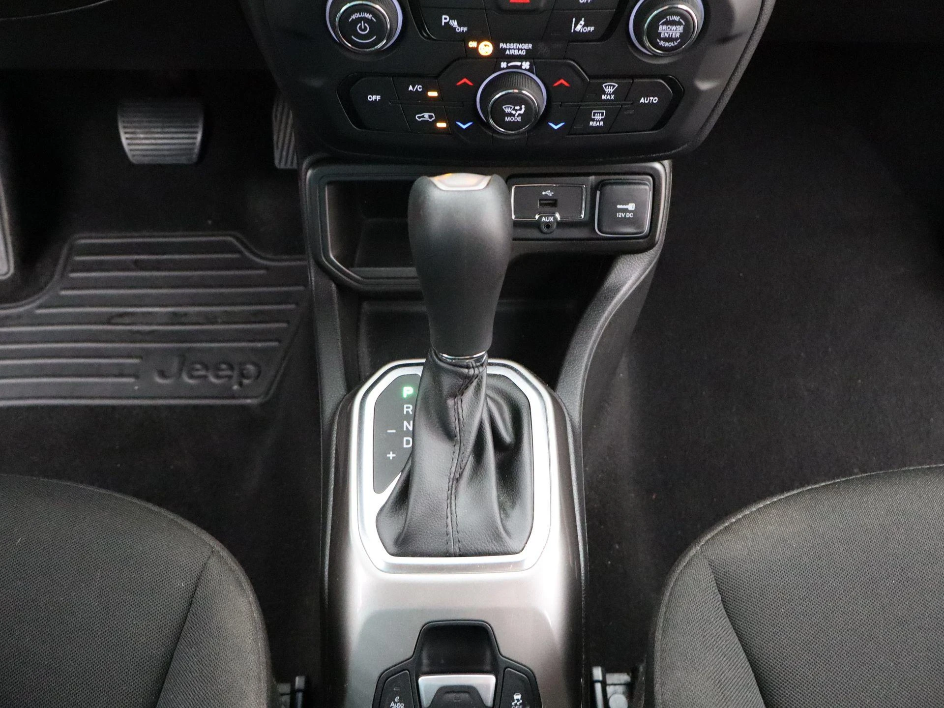 Jeep-Renegade-image-9