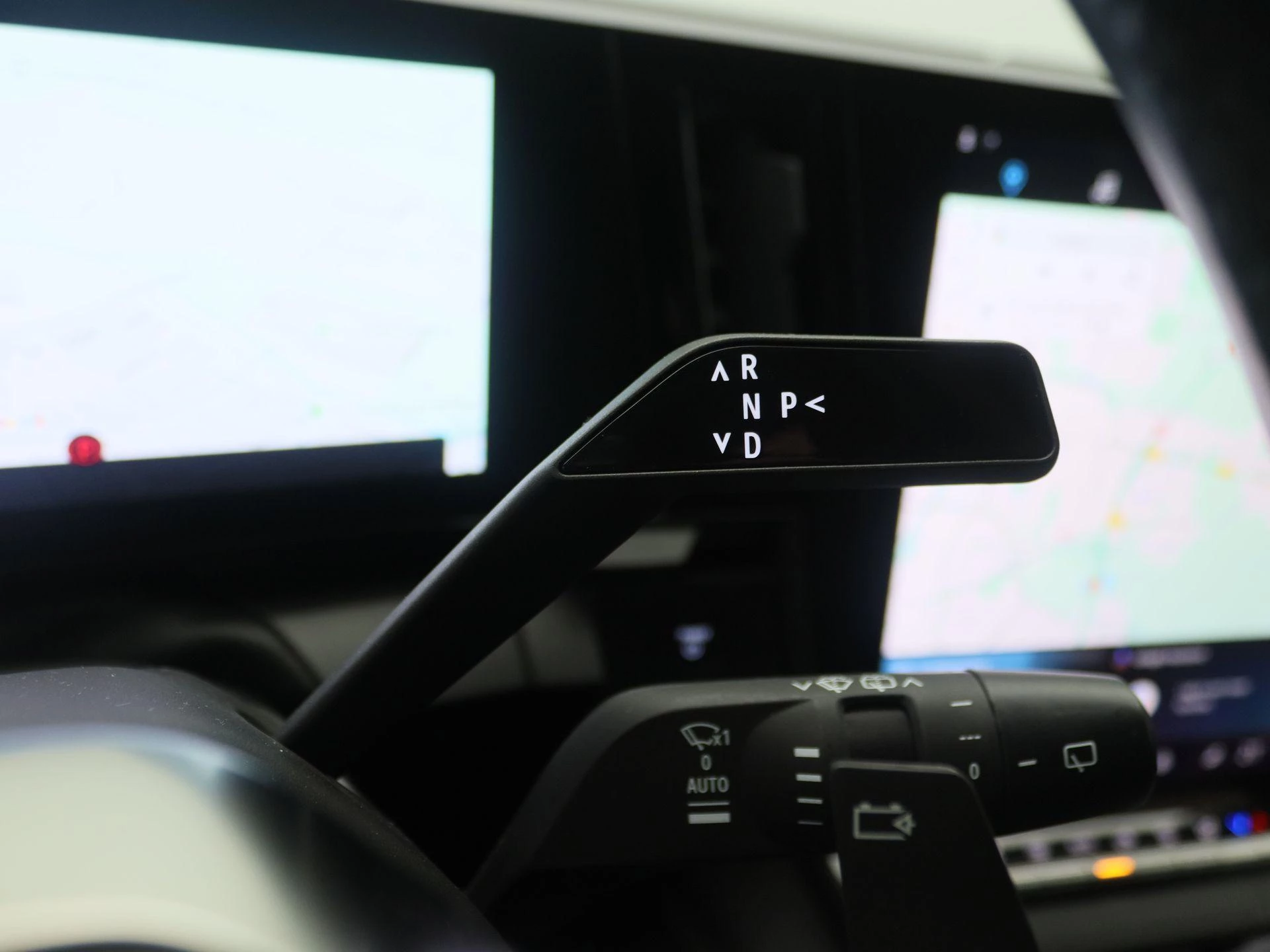 Renault-Megane E-Tech-image-8