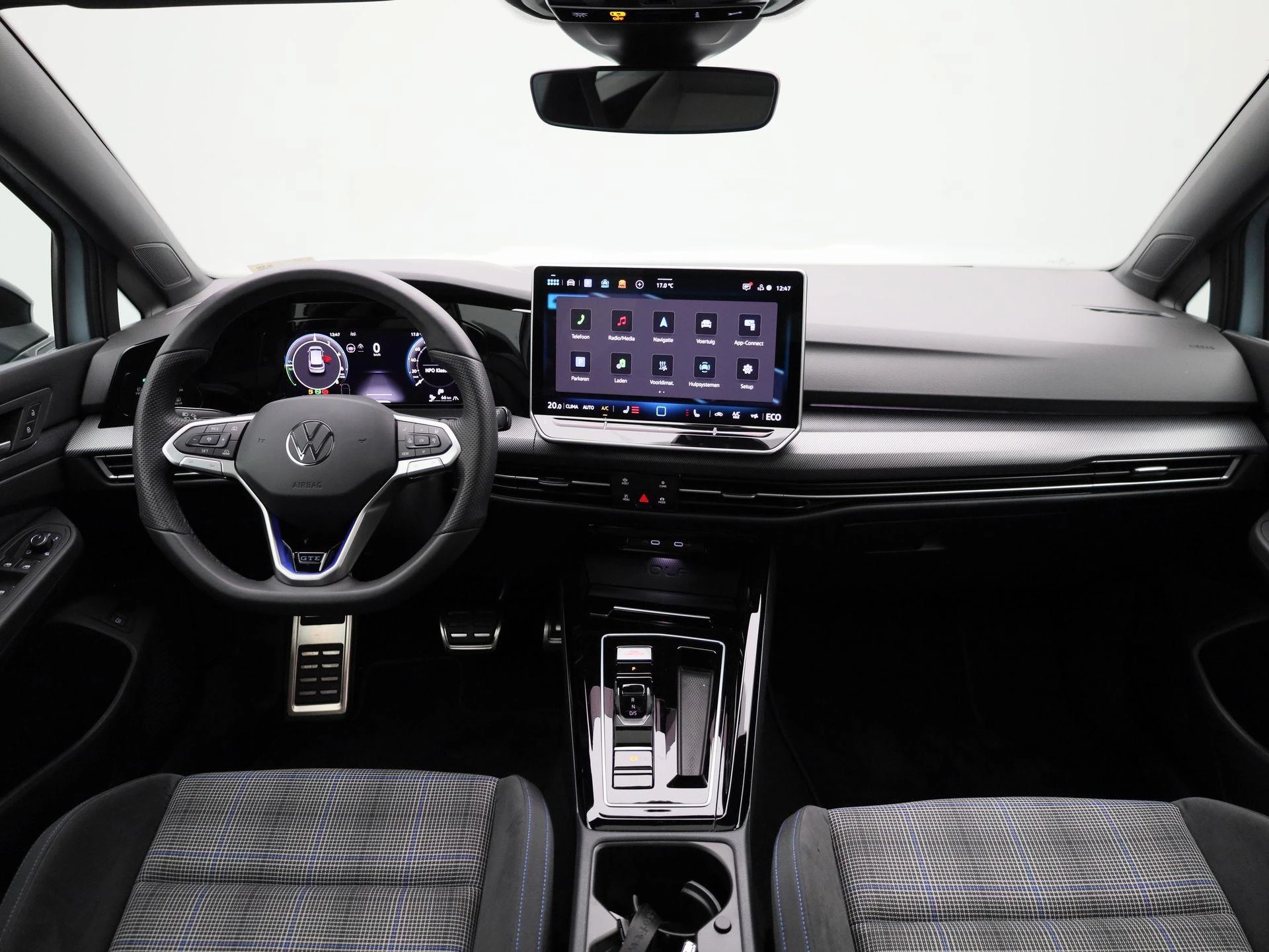 Volkswagen-Golf-image-40