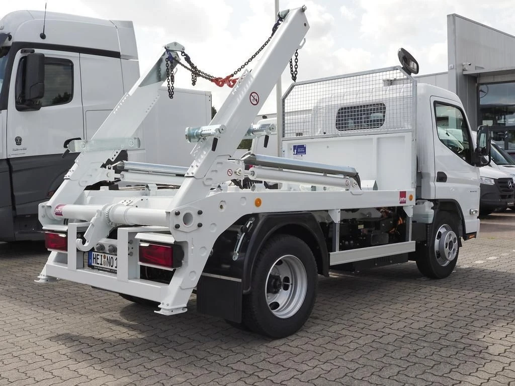 FUSO-Canter-image-4