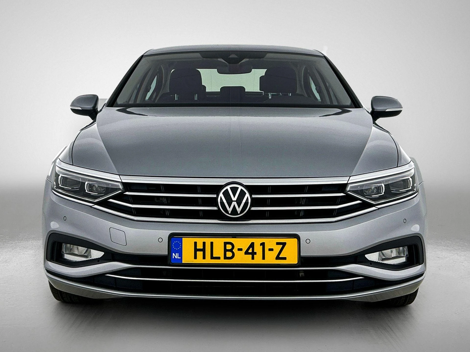 Volkswagen-Passat-image-4