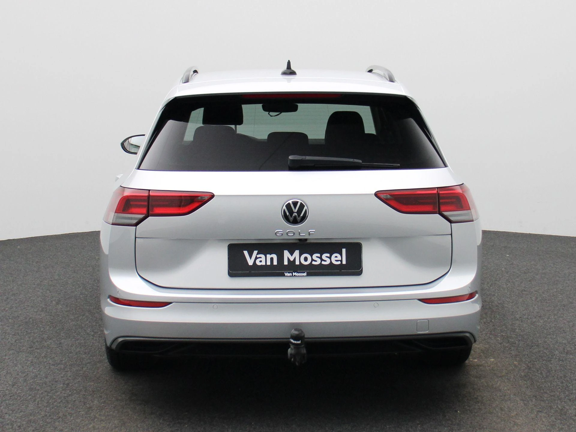 Volkswagen-Golf-image-4